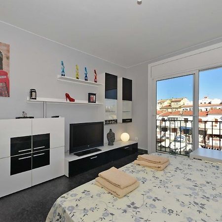 D-Lux Studio Apartment Empuriabrava Luaran gambar