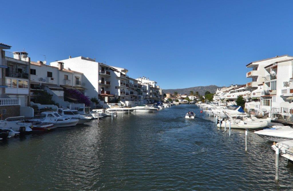 D-Lux Studio Apartment Empuriabrava Luaran gambar